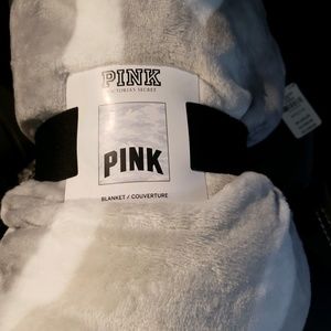 VICTORIA SECRET " PINK " BLANKET , NWT